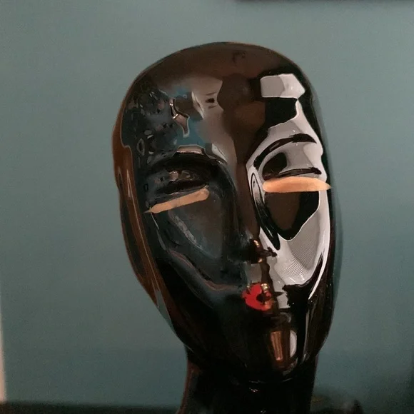 Vintage Mid Century Ceramic Shiny Glaze Female Figurine - Picture 3 of 13